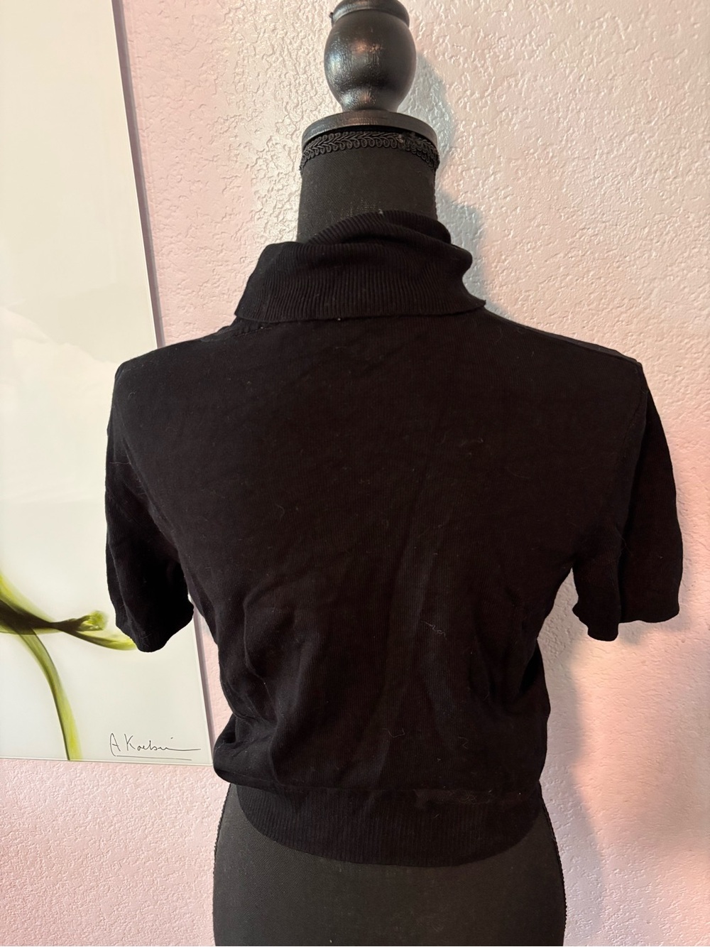 Black shirt size medium - Picture 3 of 4